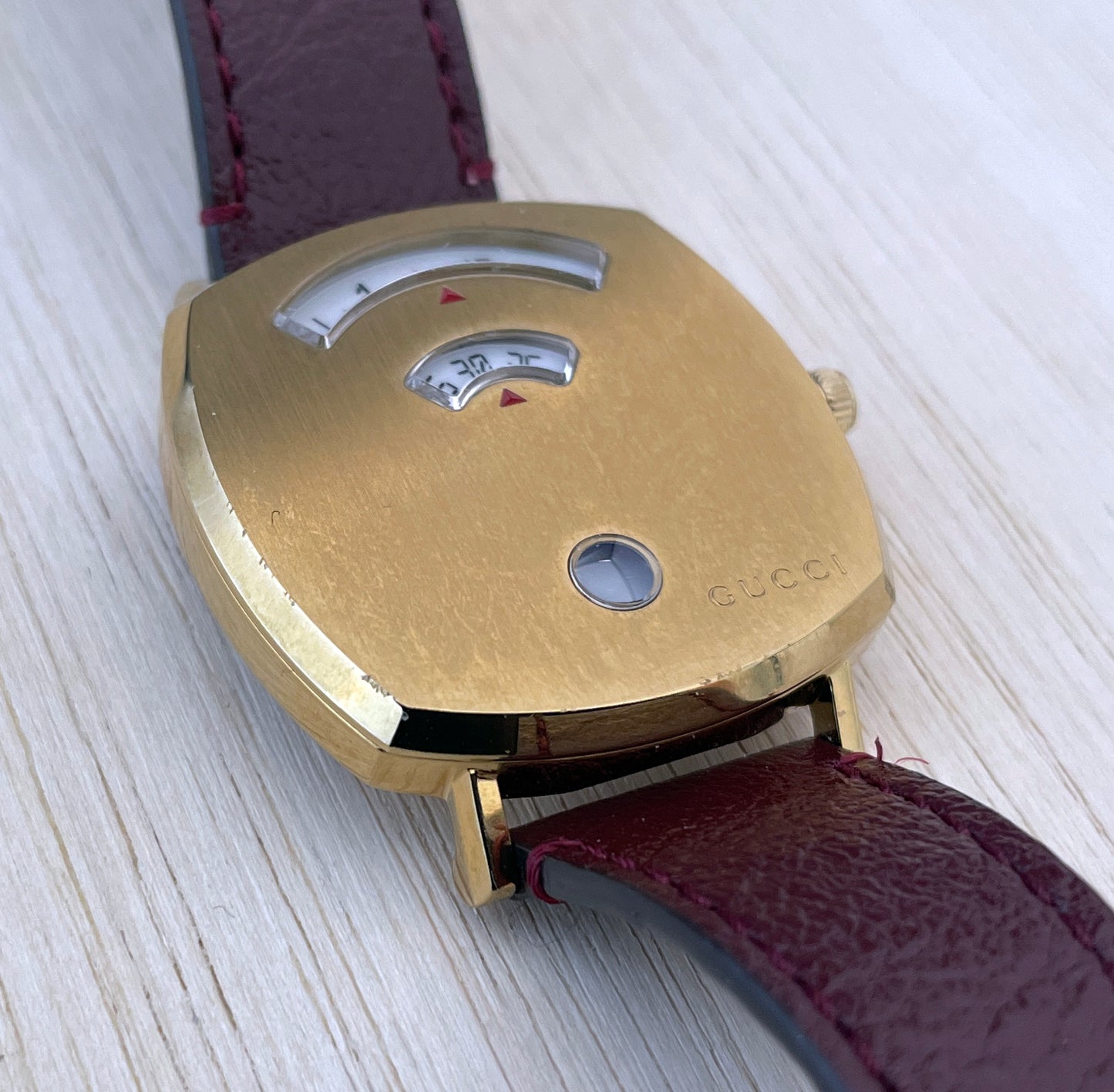 GUCCI Grip Yellow Gold PVD YA157405 at FLYBACK TIME