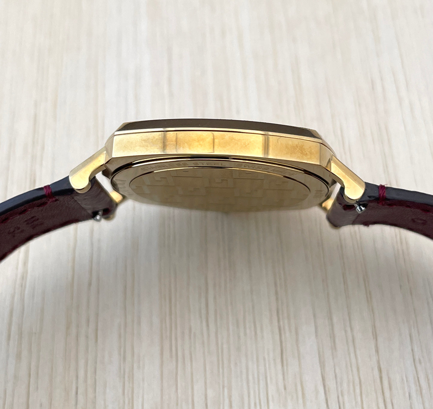 GUCCI Grip Yellow Gold PVD YA157405 at FLYBACK TIME